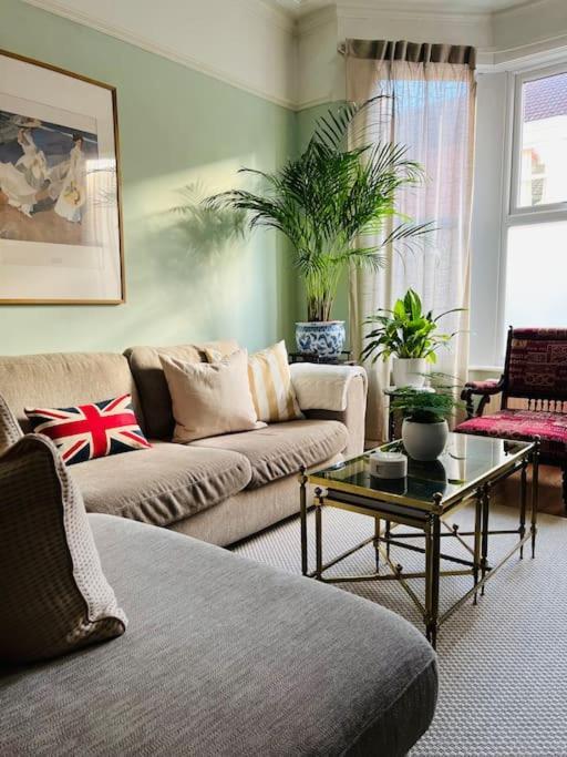 2025 Award Winner Liverpool Strawberry House - 3 Bedrooms Exterior foto