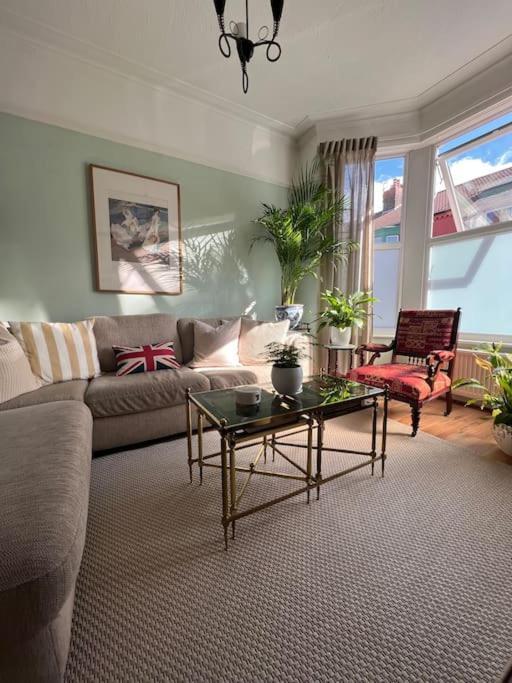 2025 Award Winner Liverpool Strawberry House - 3 Bedrooms Exterior foto